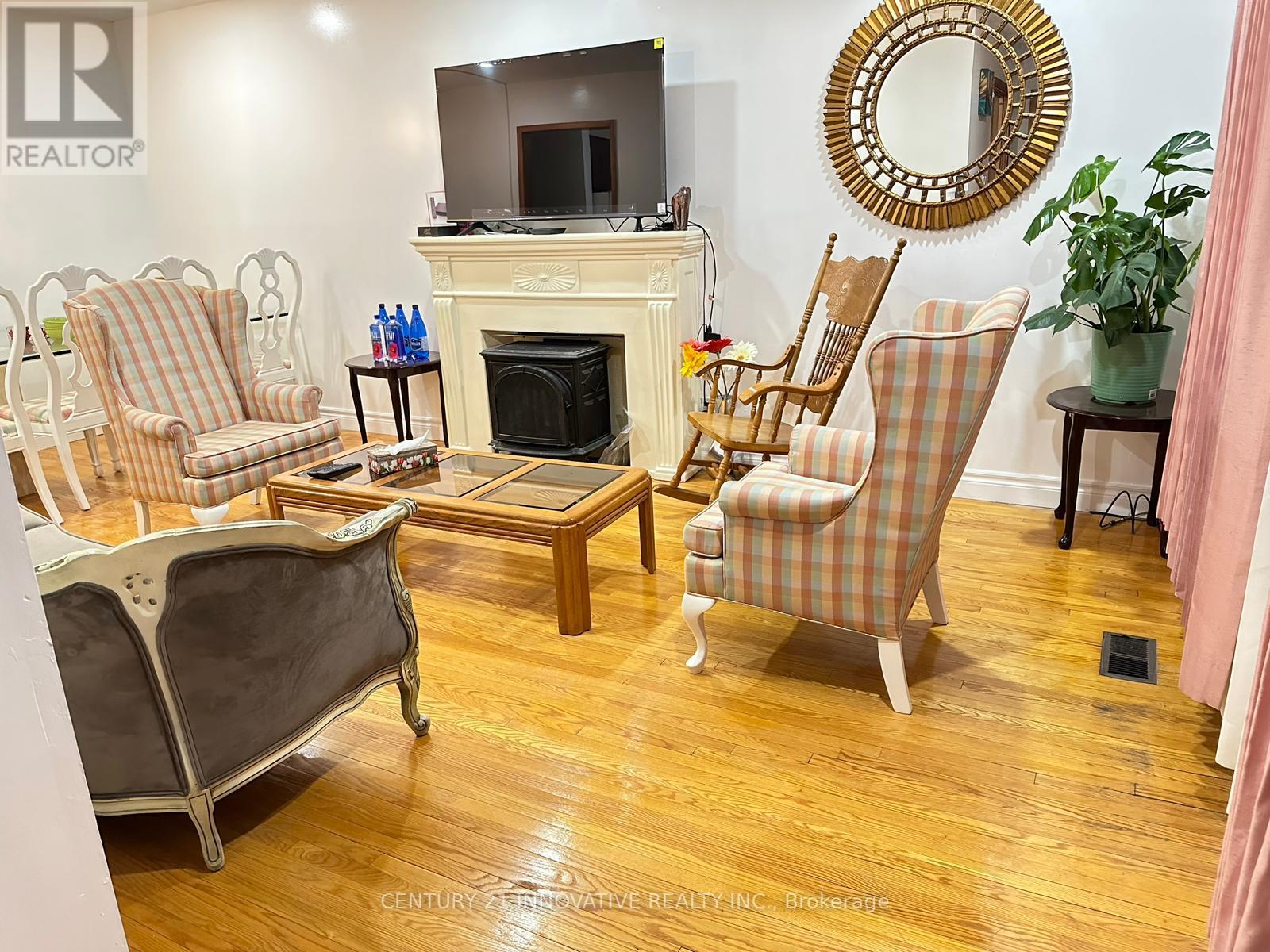 325 DYSON RD E