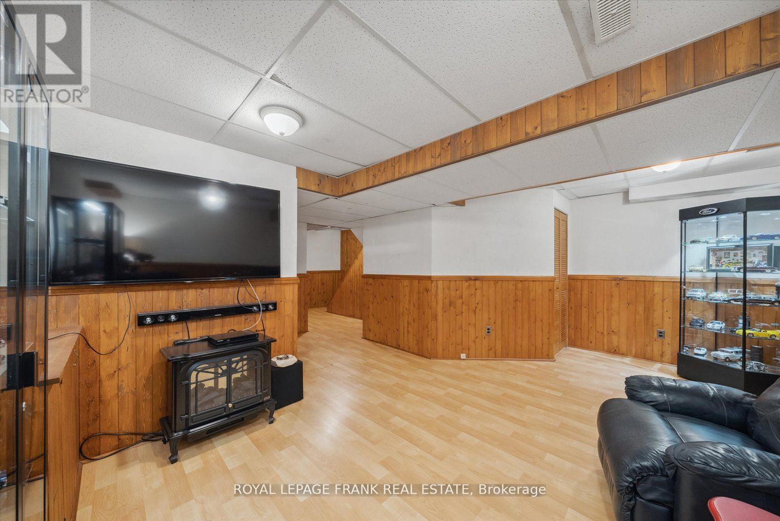 5 GREENFIELD CRES