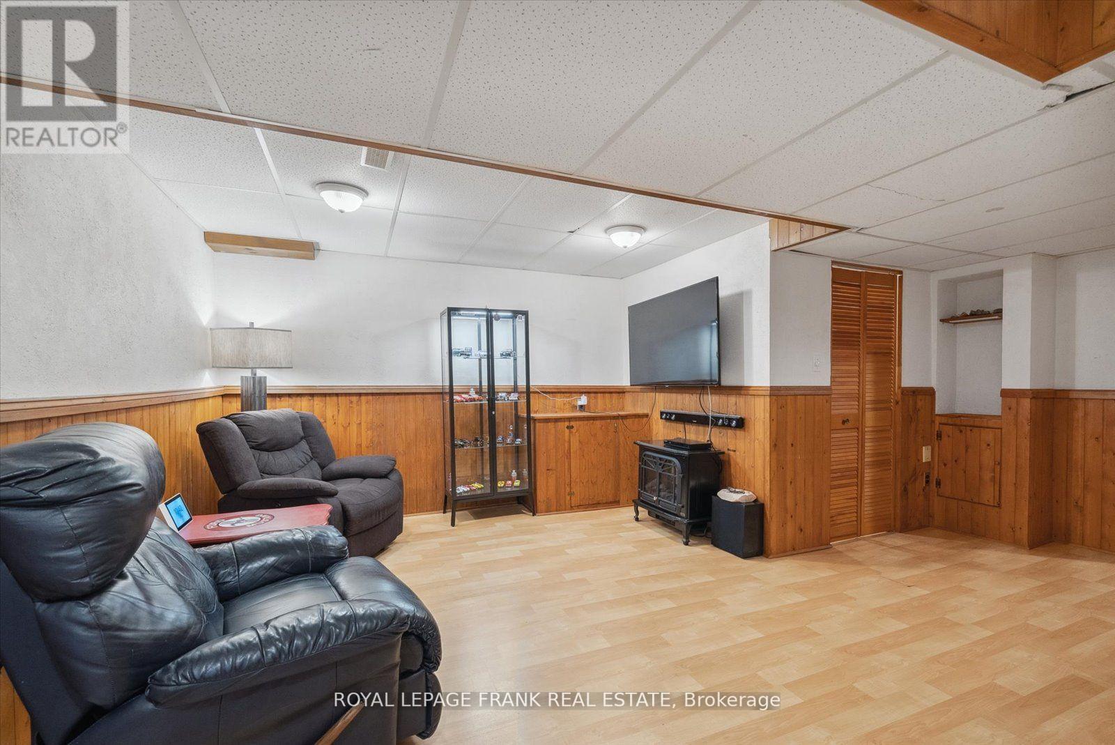 5 GREENFIELD CRES