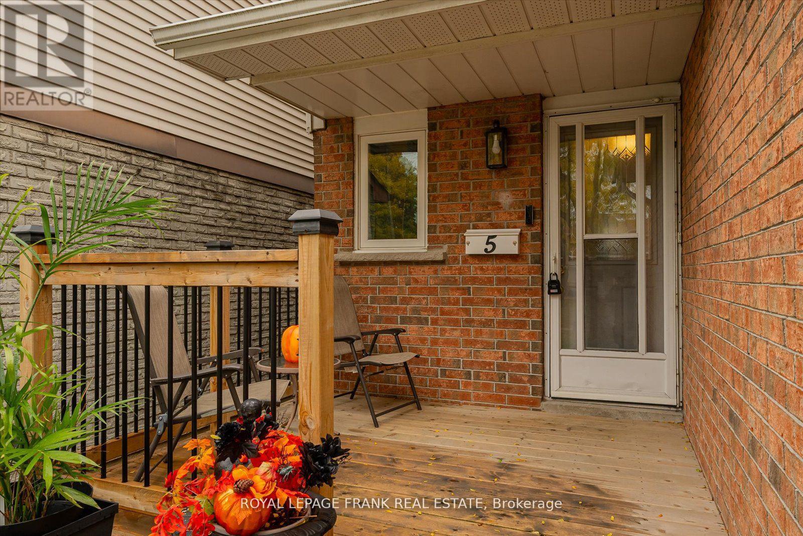 5 GREENFIELD CRES