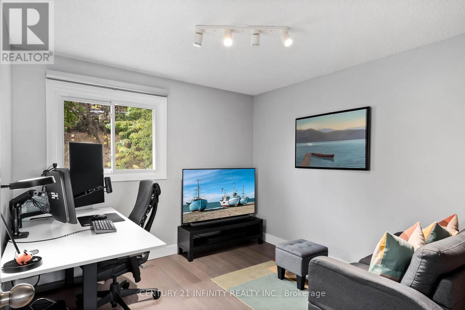 103 RAVENSCROFT RD