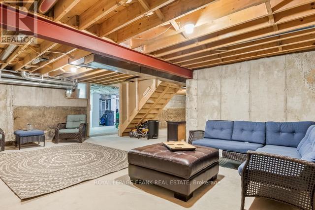 308 CHESTNUT ST W