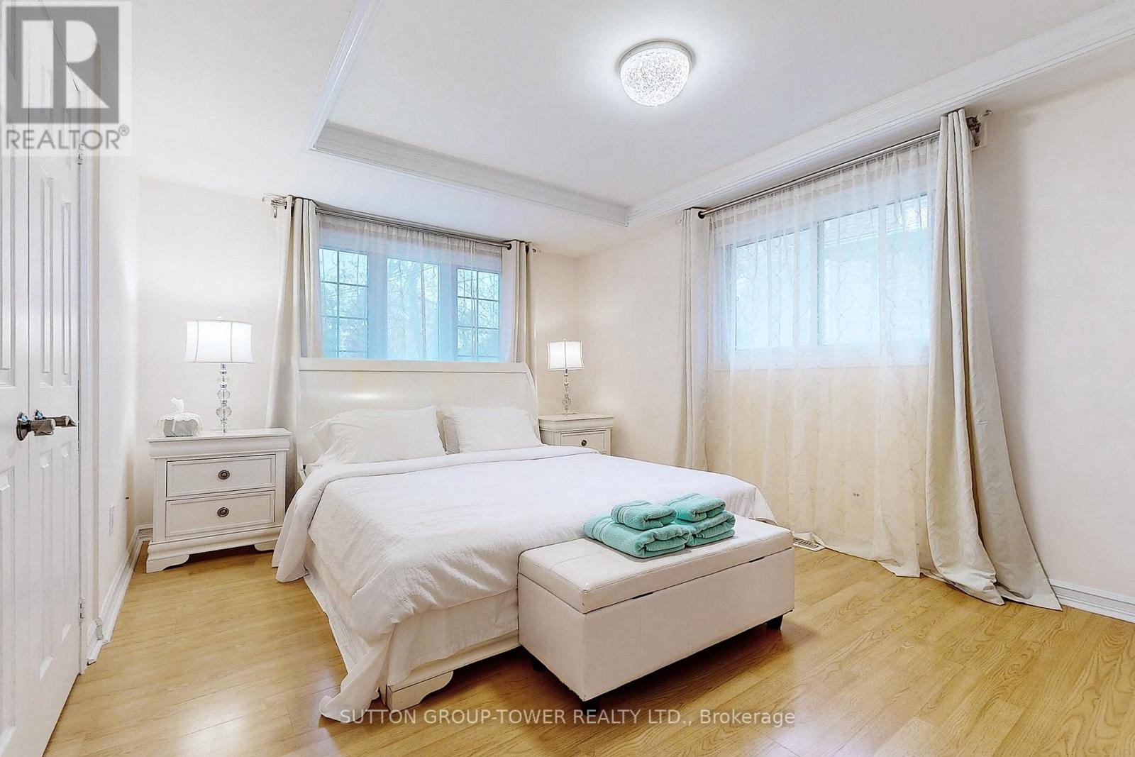 #UPPER -422 SHEPPARD AVE, #Upper