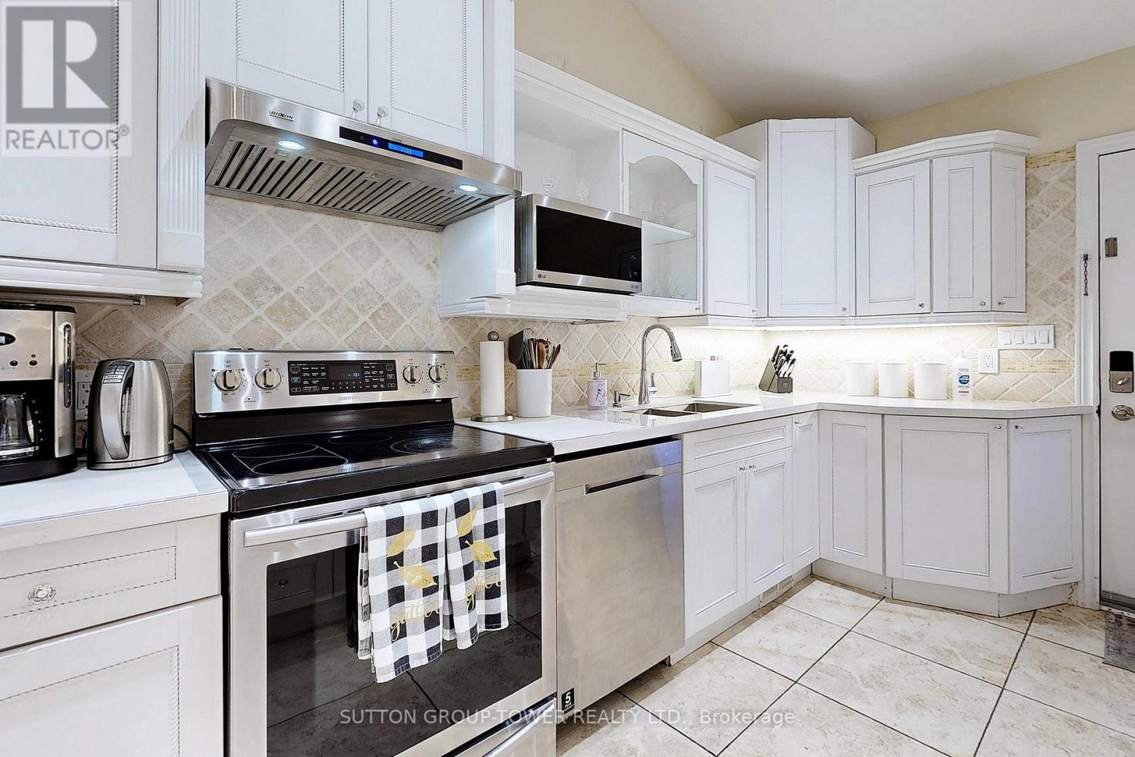 #UPPER -422 SHEPPARD AVE, #Upper