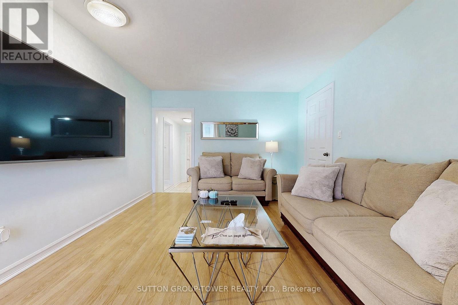 #UPPER -422 SHEPPARD AVE, #Upper
