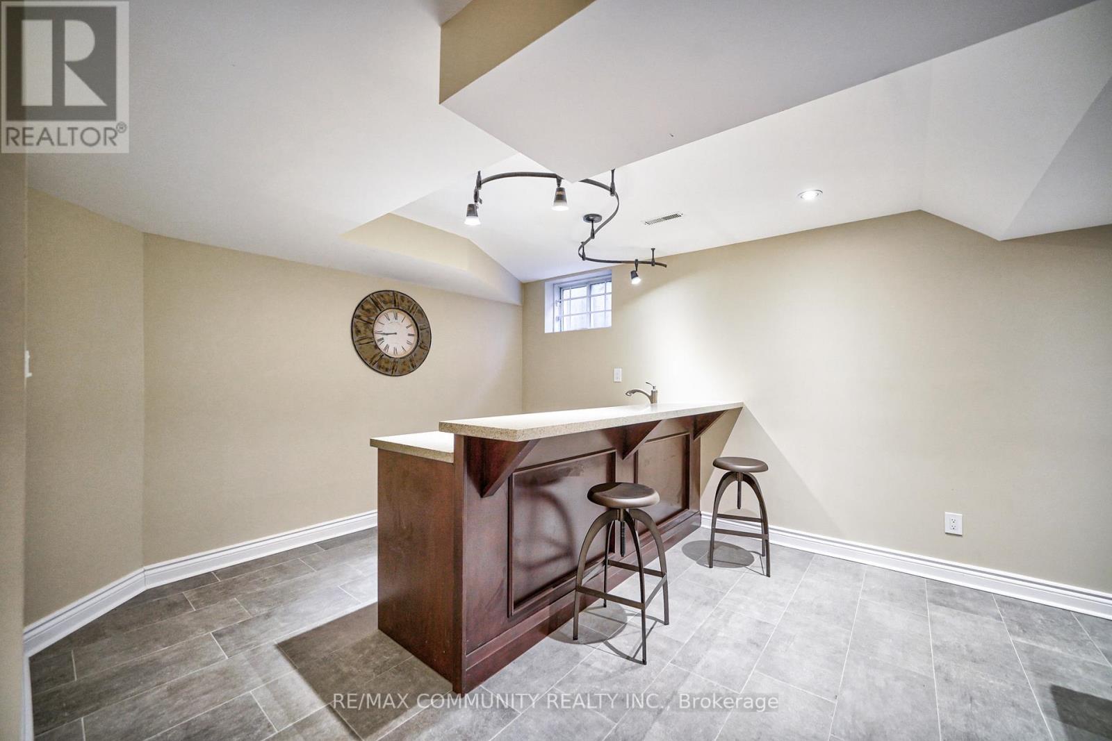 49 ROBERSON DR