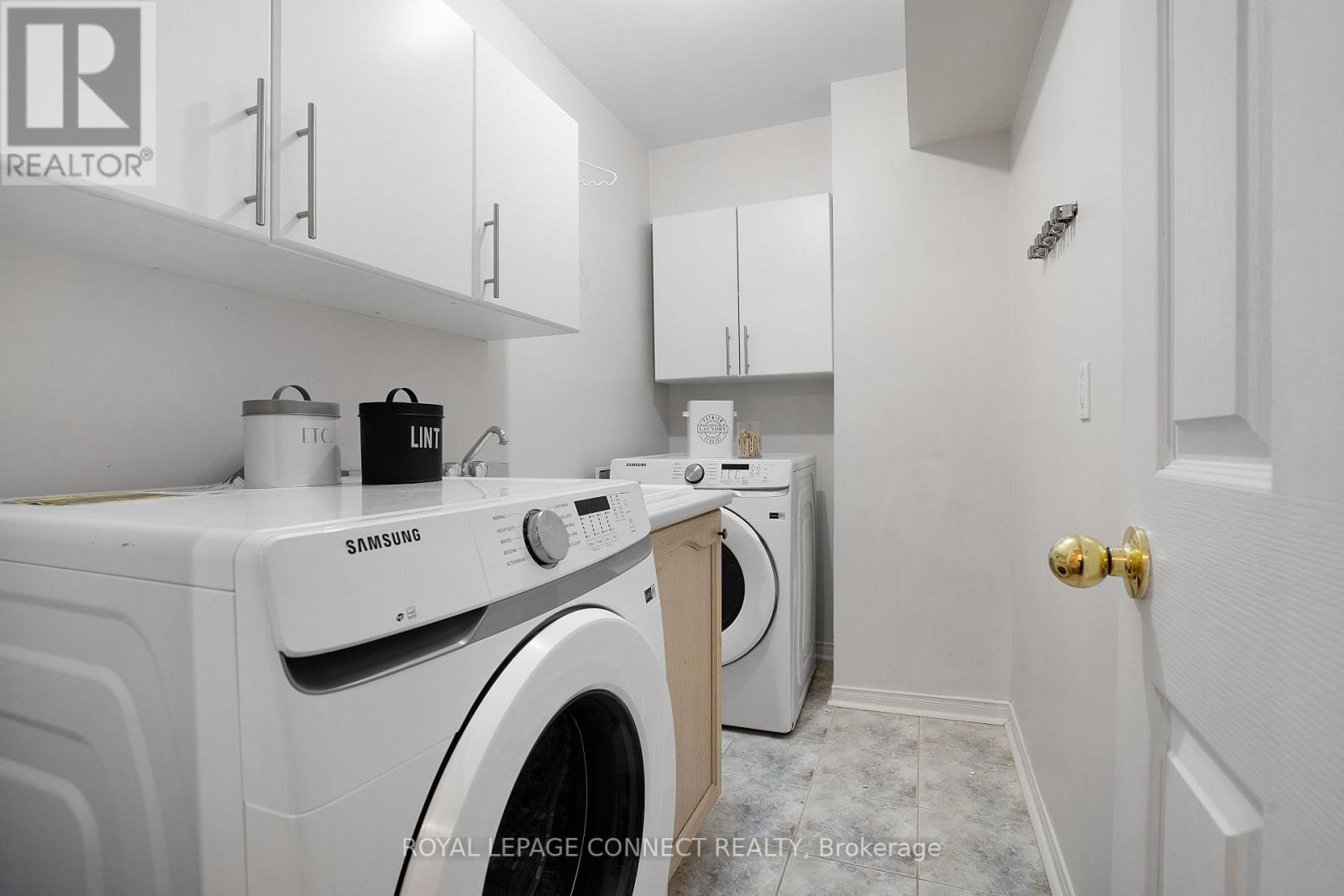 #109 -1995 ROYAL RD, #109
