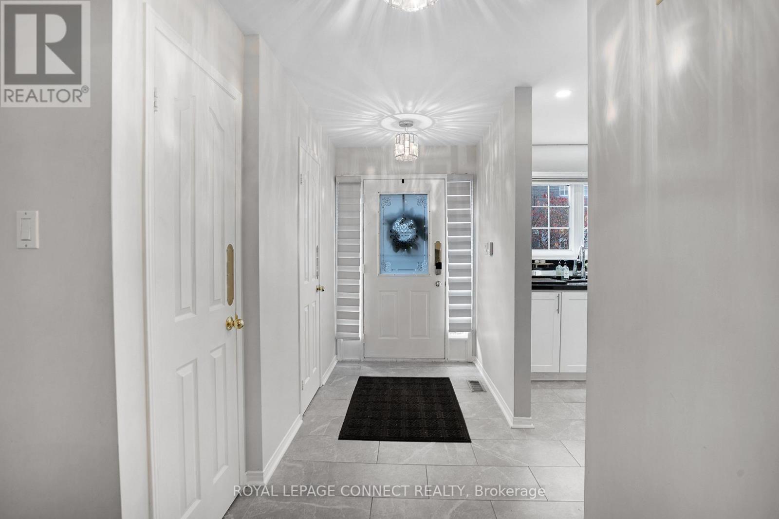 #109 -1995 ROYAL RD, #109