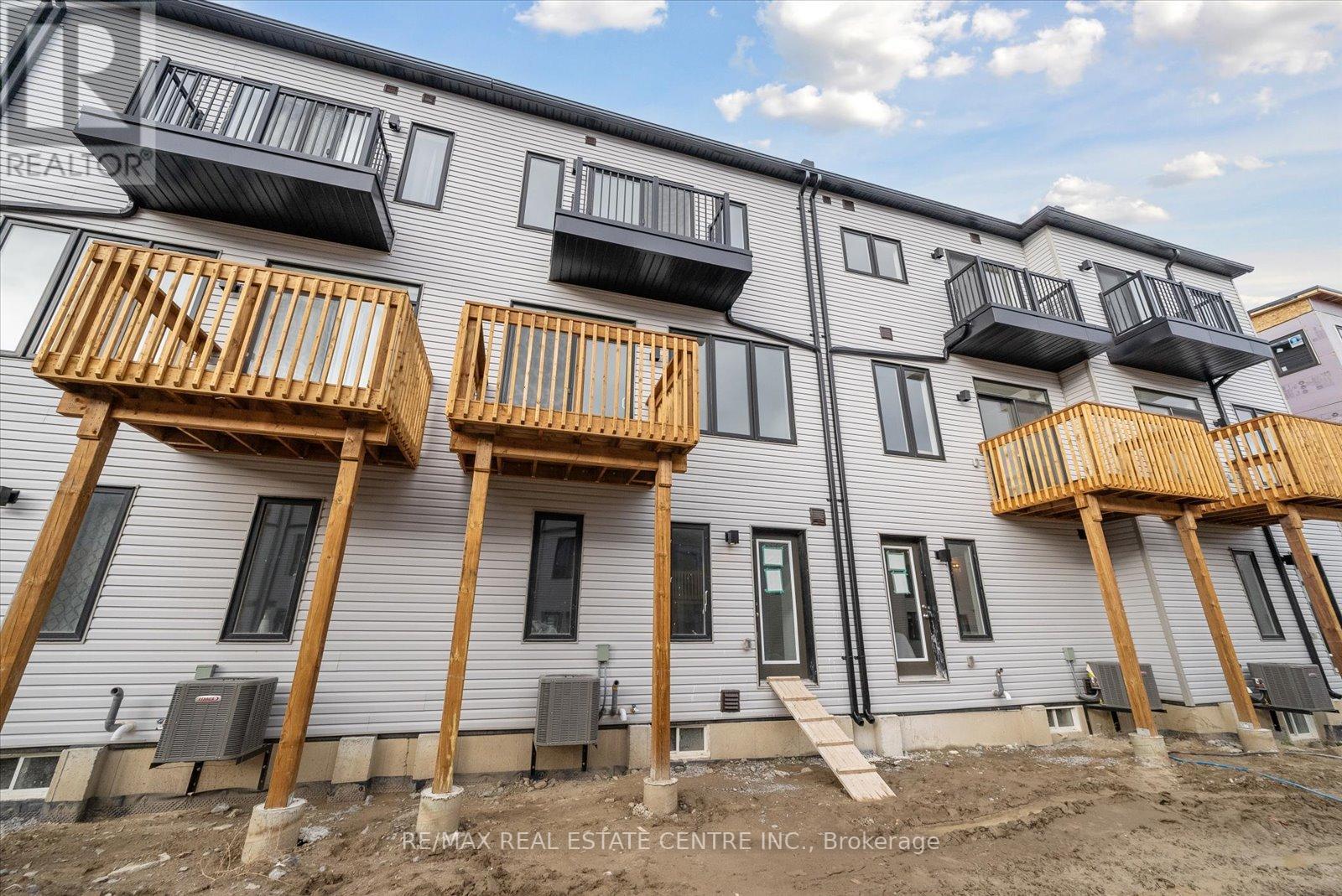 755 STANSTEAD PATH