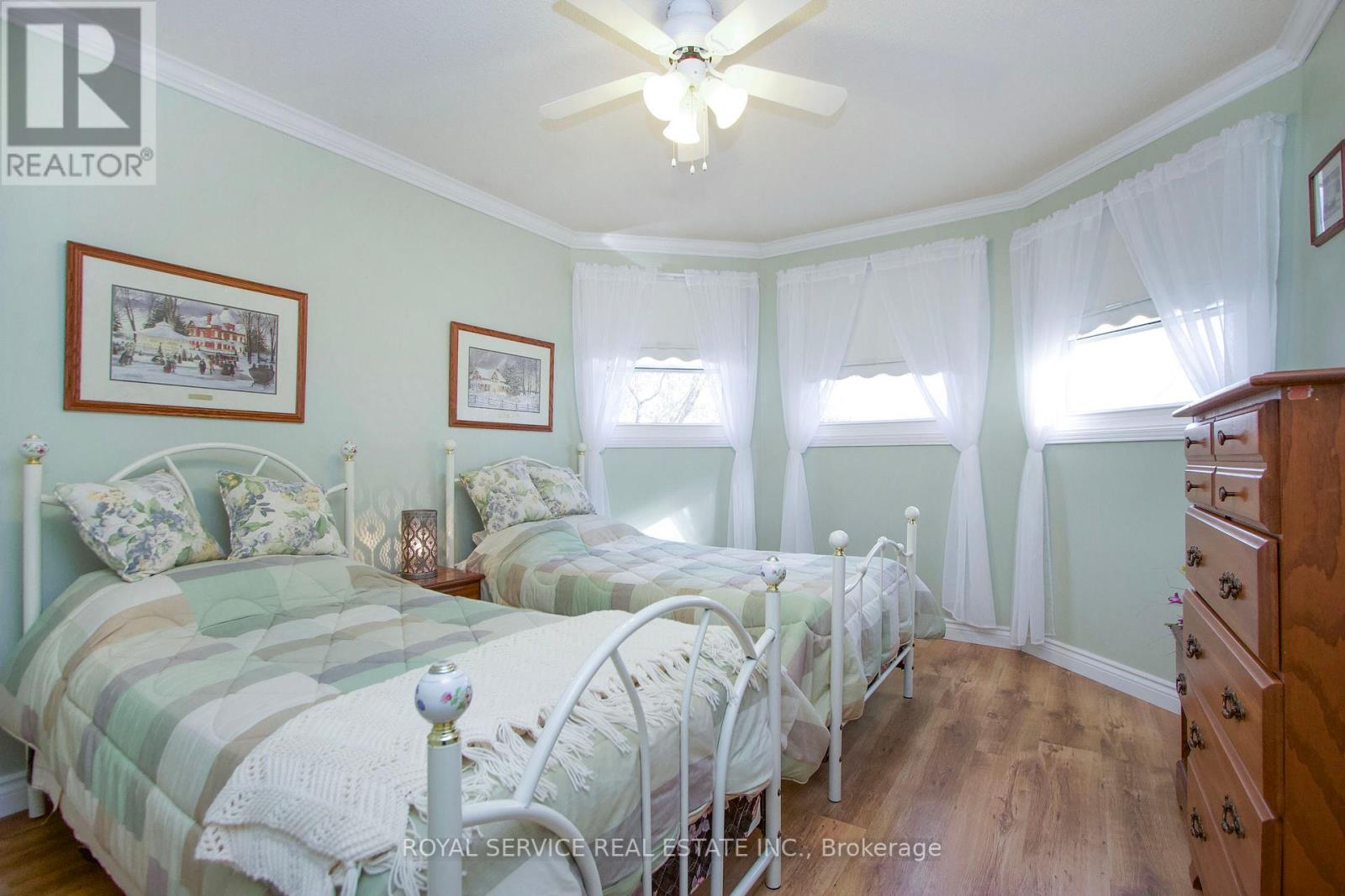 909 KINGSLEY CRT