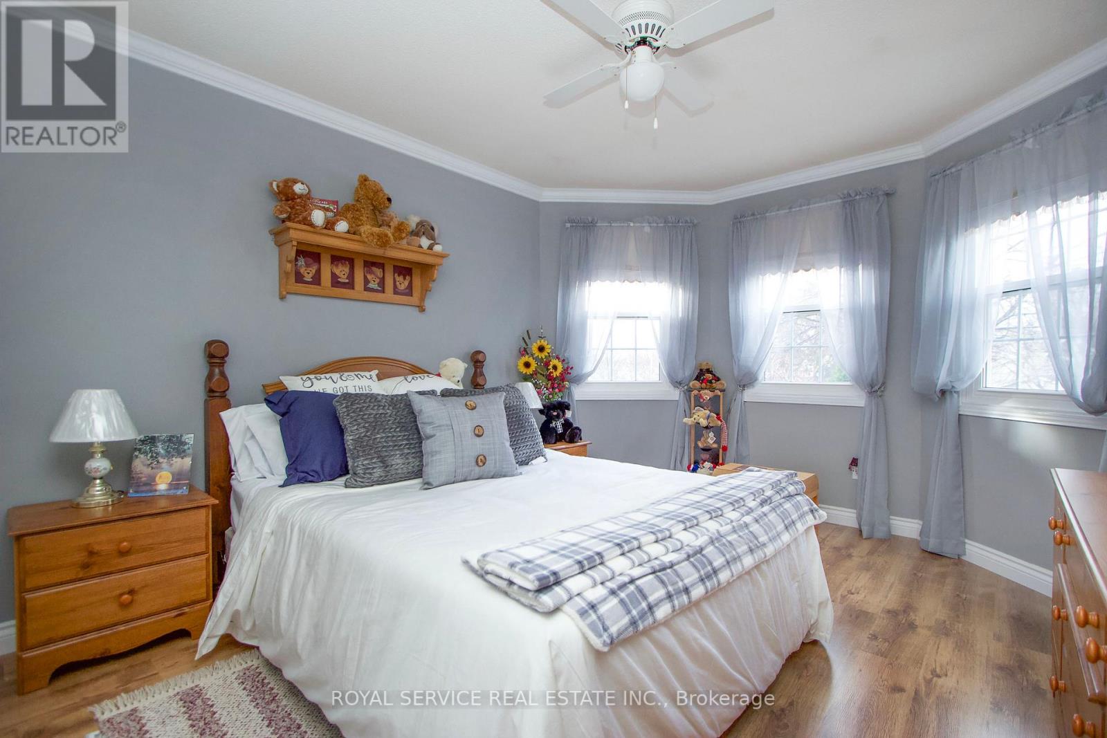 909 KINGSLEY CRT