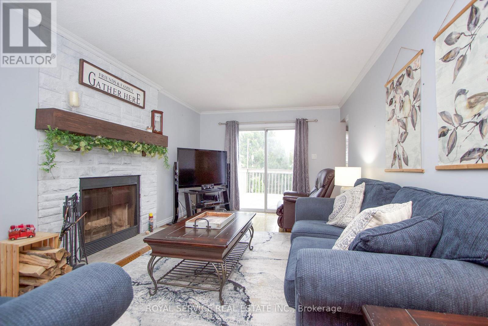 909 KINGSLEY CRT