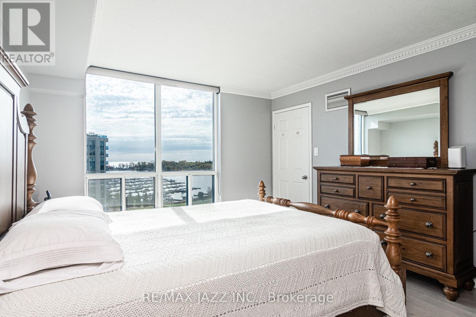 #1005 -360 WATSON ST W, #1005