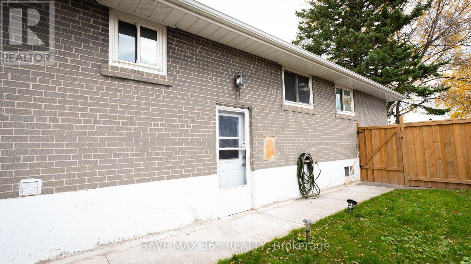 1358 POPRAD AVE