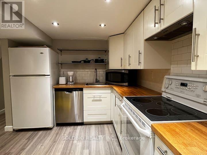 10 BRAMWELL DR