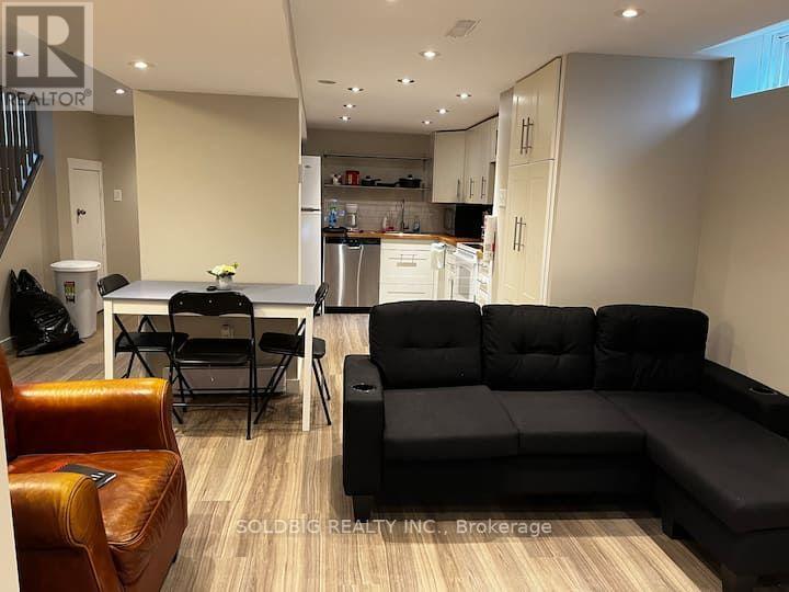 10 BRAMWELL DR