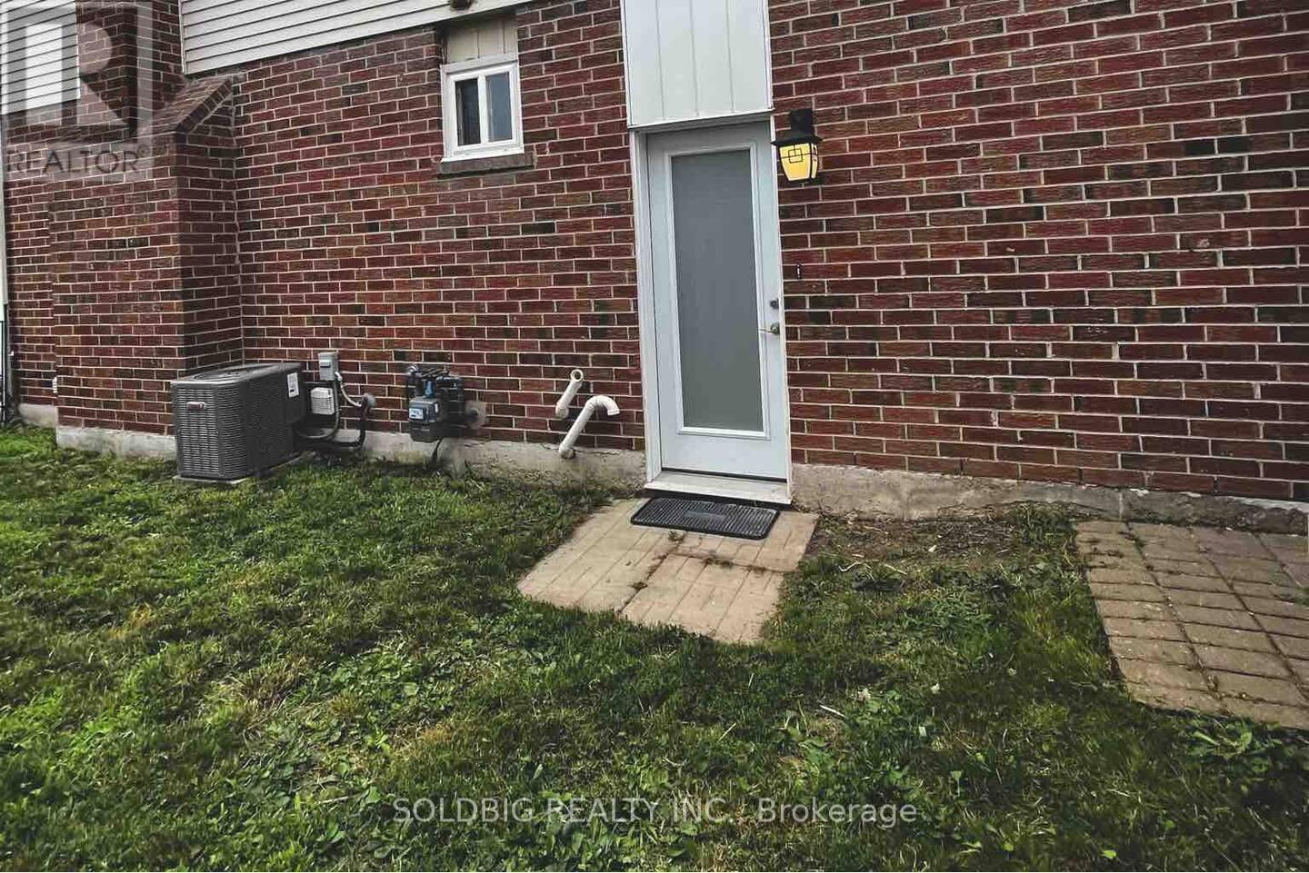 10 BRAMWELL DR