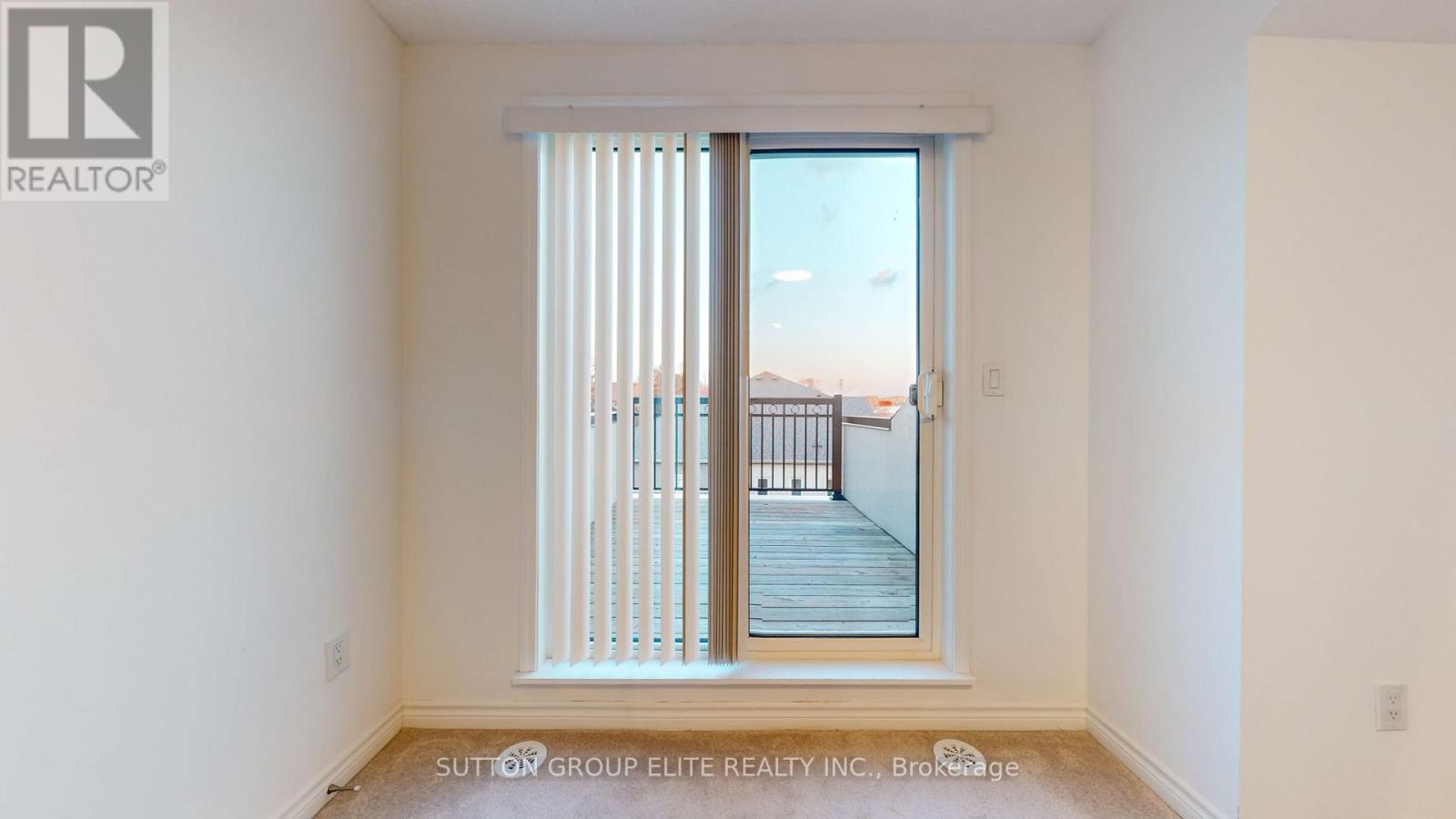 16 DUNSLEY WAY E