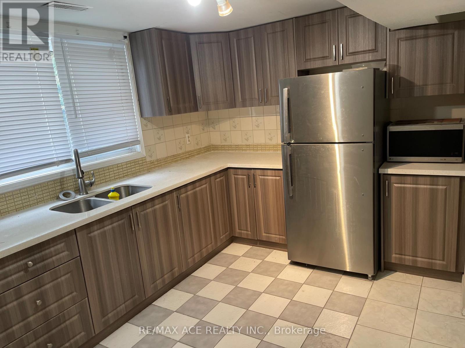 51 MURKAR CRES