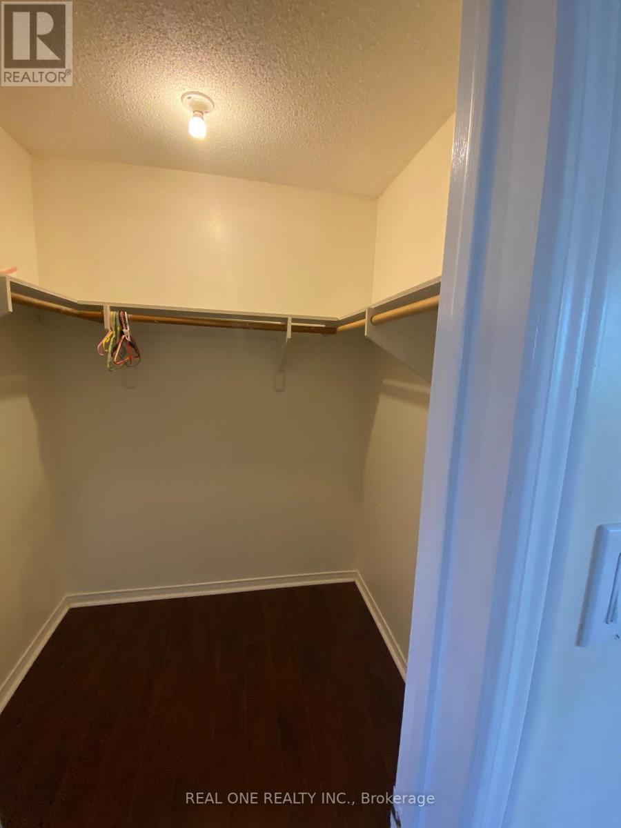 242 DELANEY DR