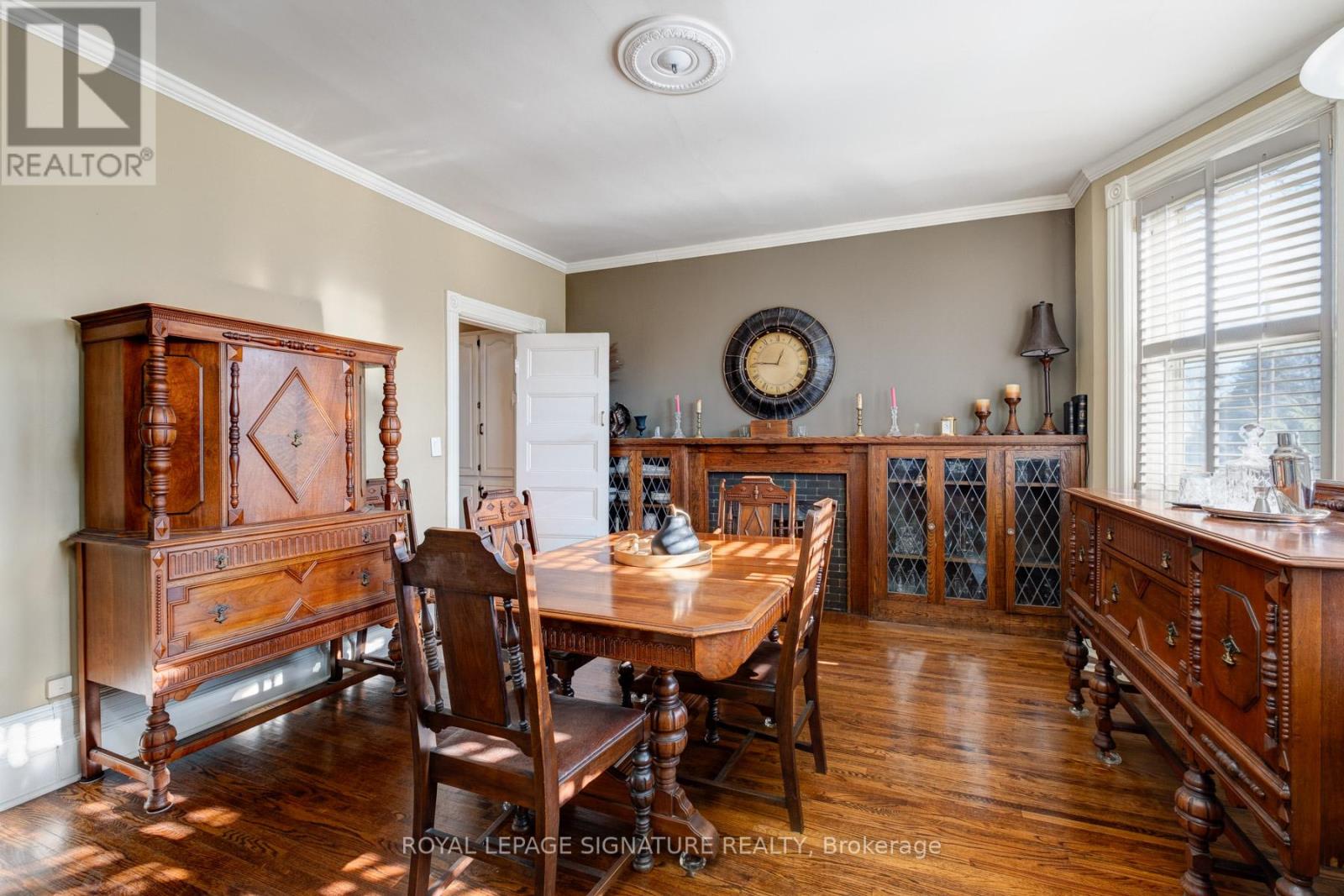 225 KING ST