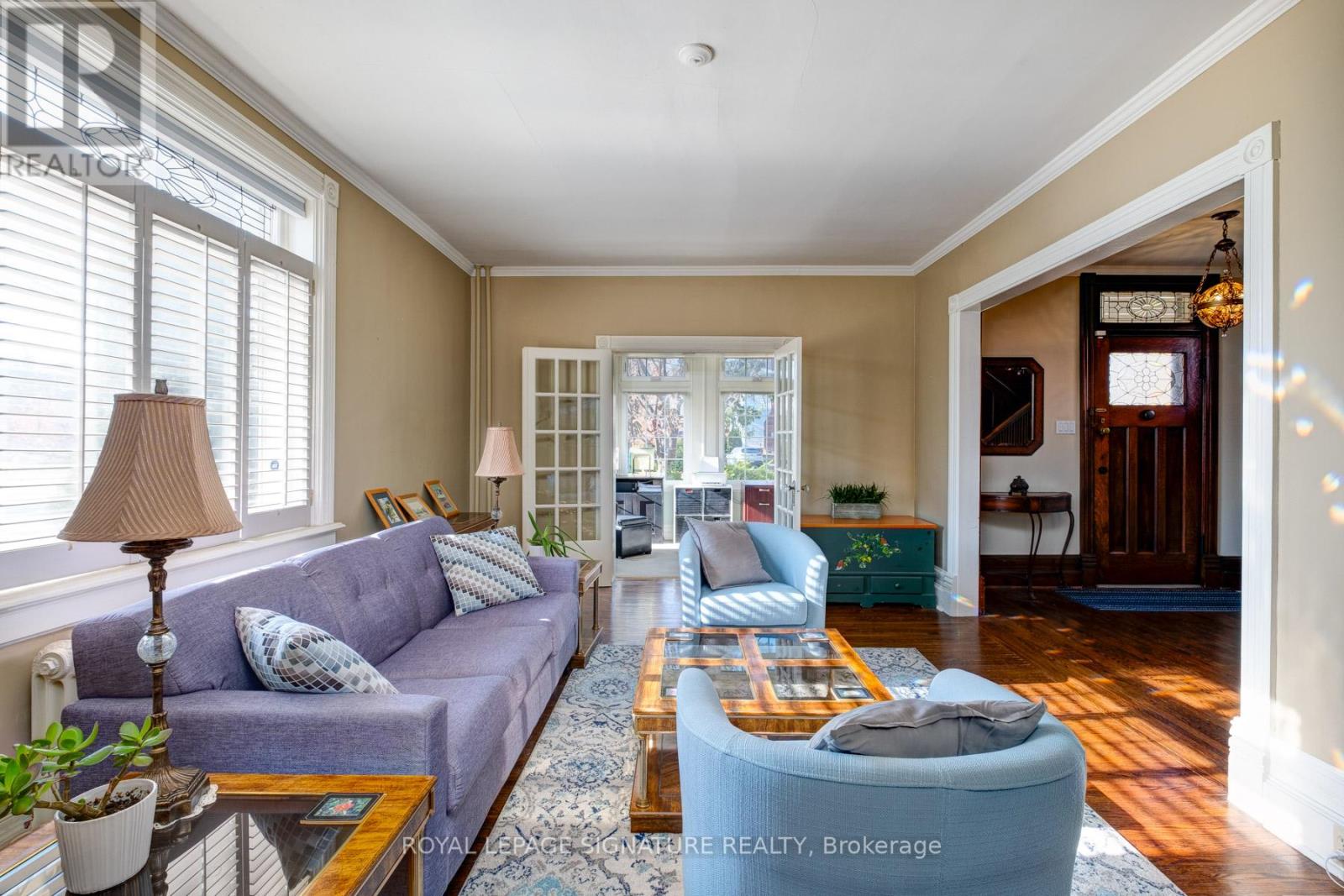 225 KING ST