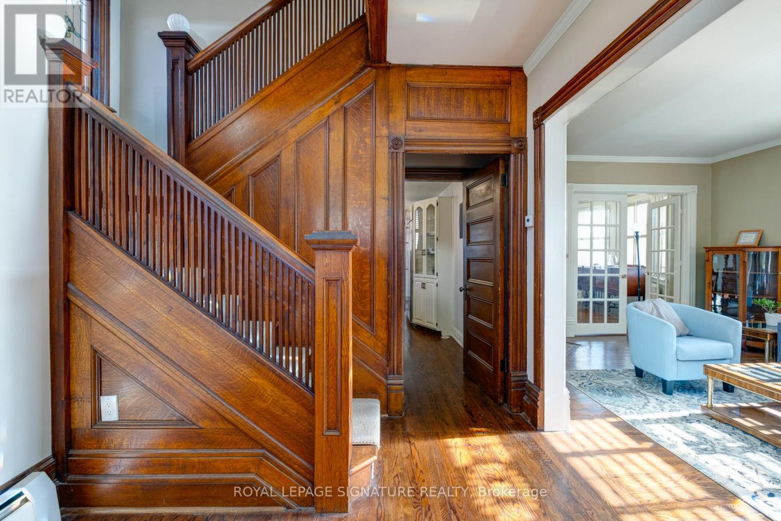 225 KING ST
