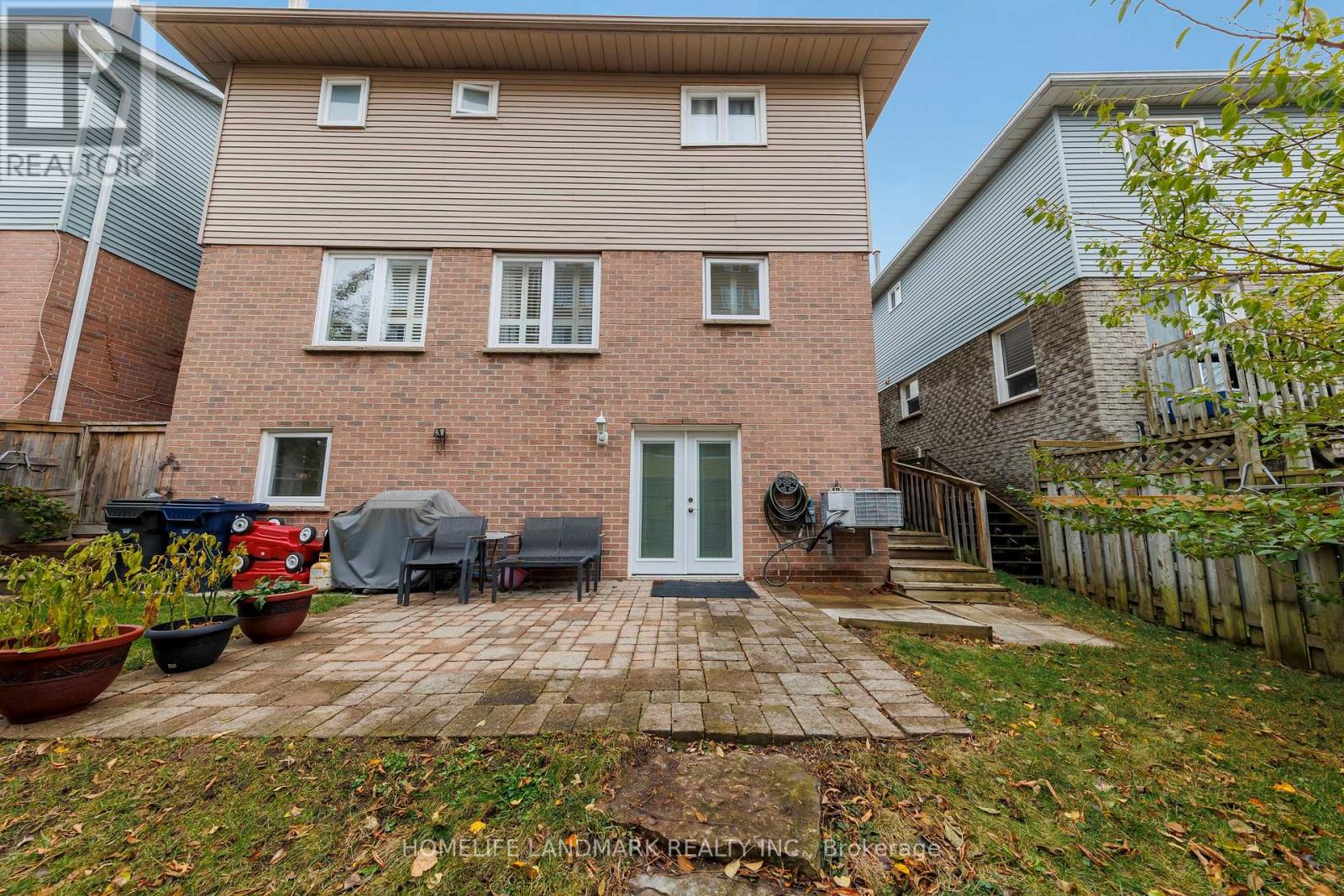 6 WOOD DR