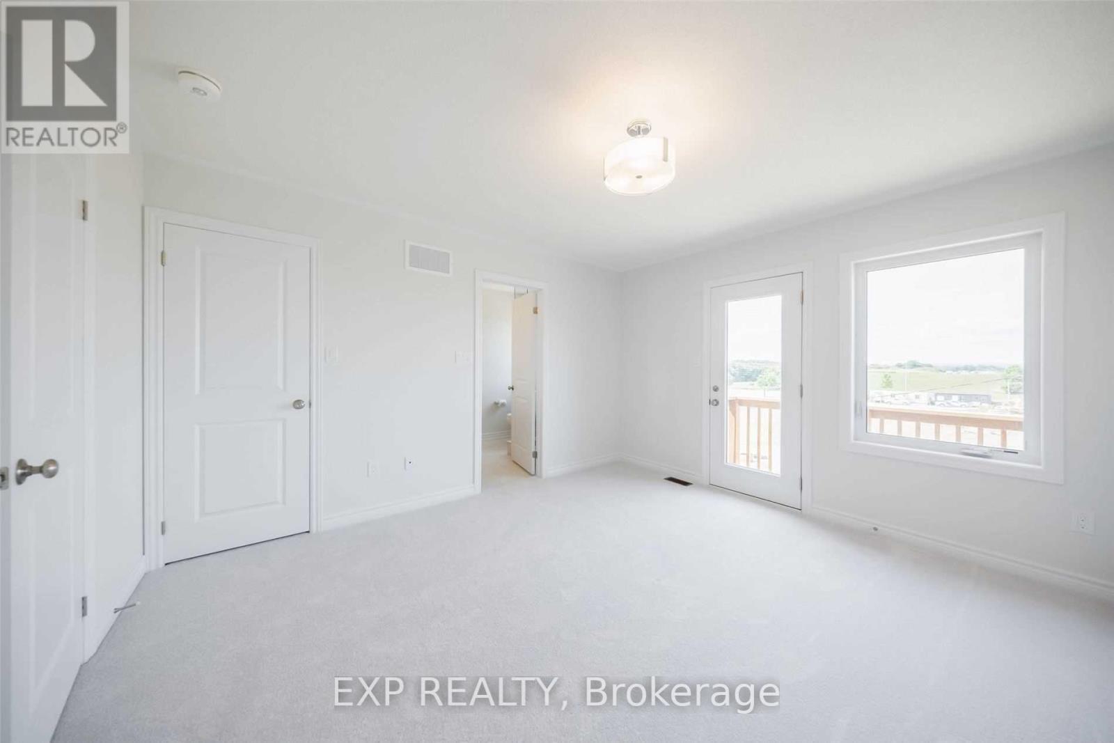 28 DOUET LANE