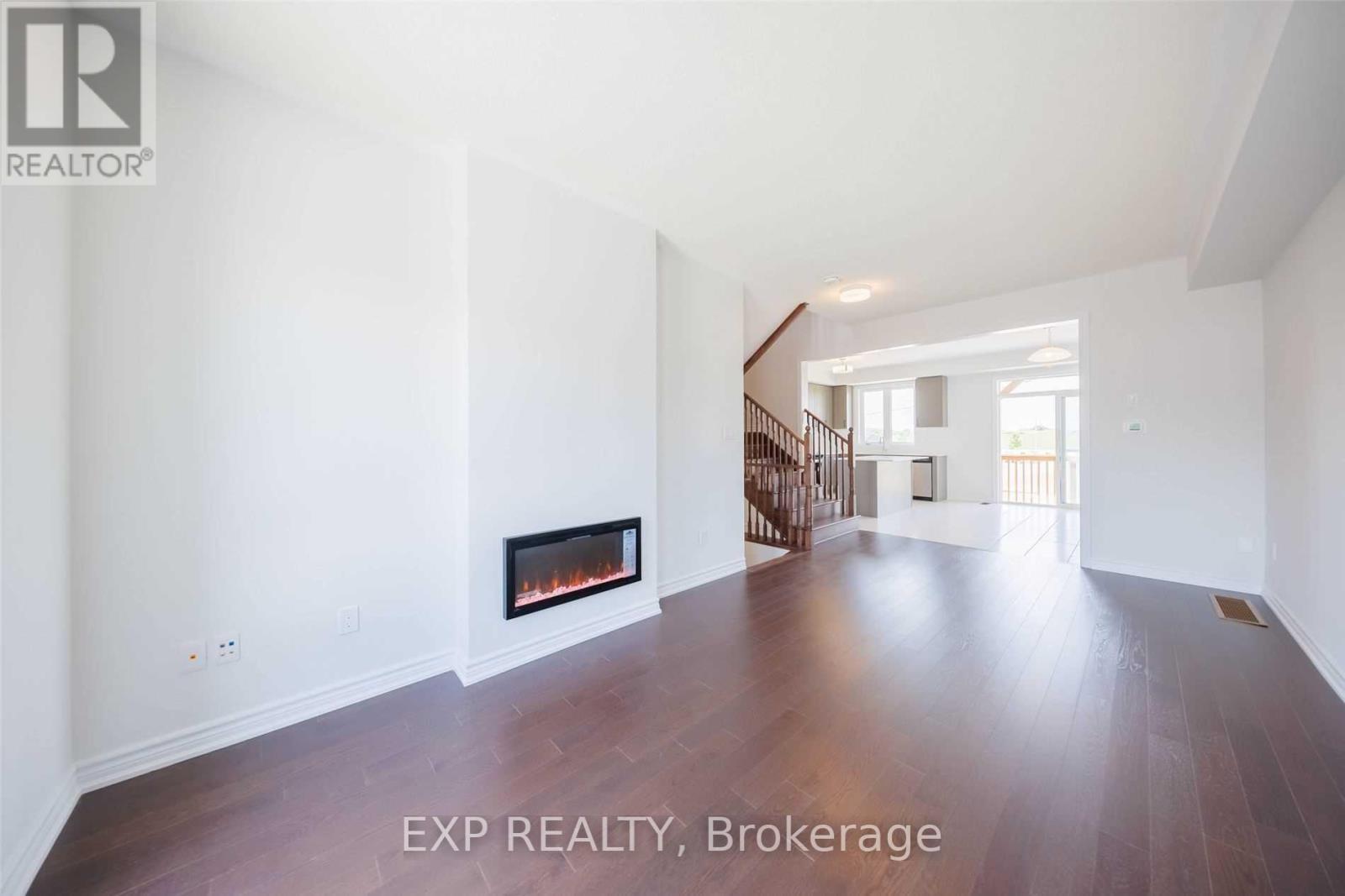 28 DOUET LANE