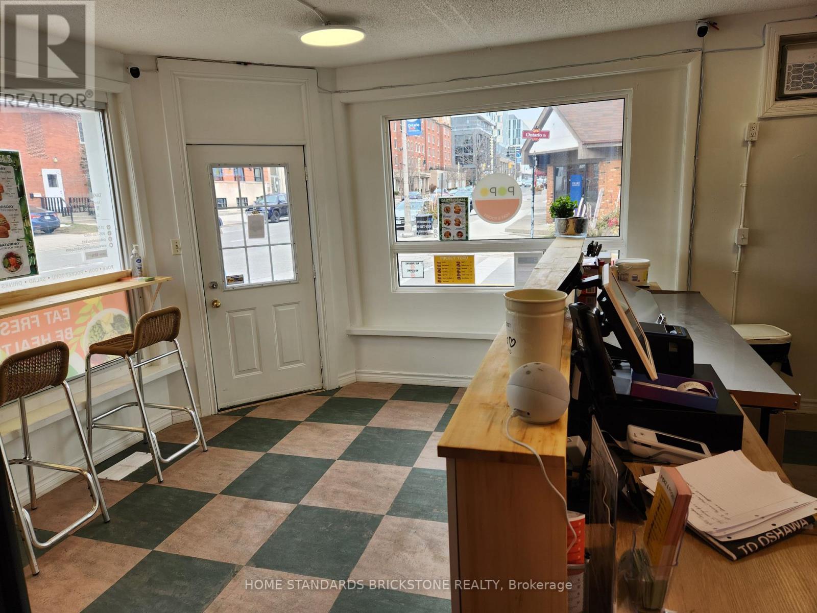 31 BOND ST E