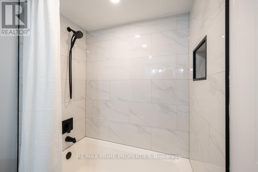 #310 -1890 VALLEY FARM RD, #310