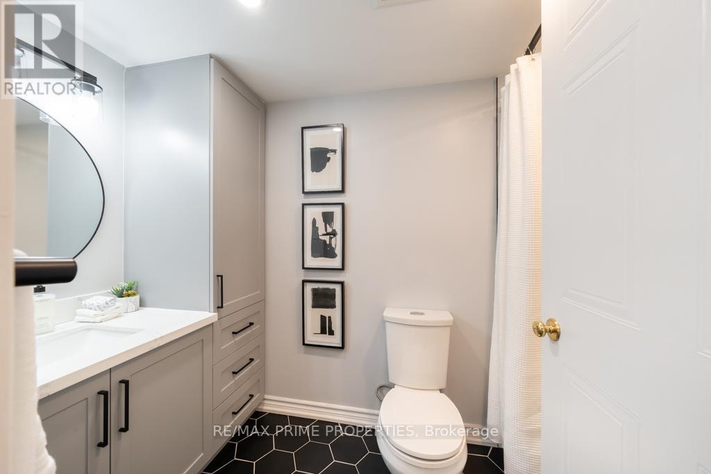 #310 -1890 VALLEY FARM RD, #310