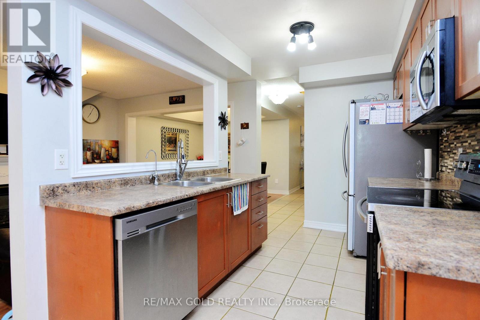 111 WHITEFOOT CRES