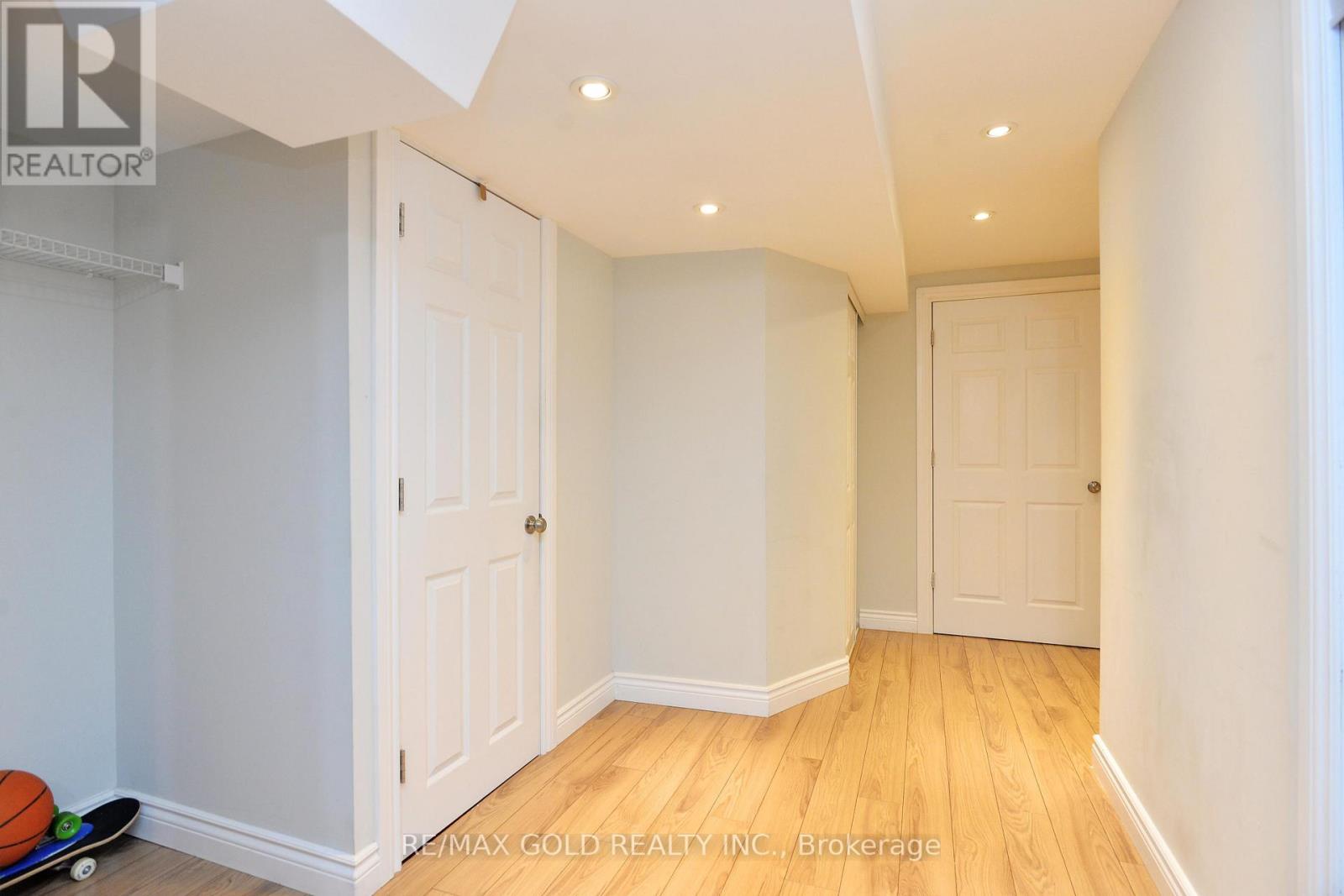 111 WHITEFOOT CRES