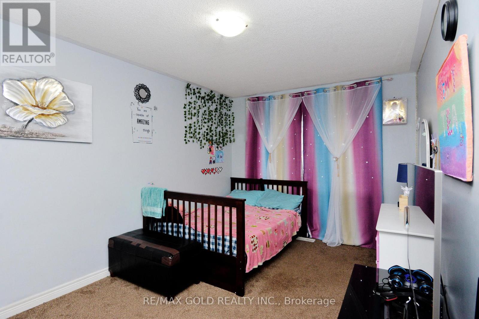 111 WHITEFOOT CRES