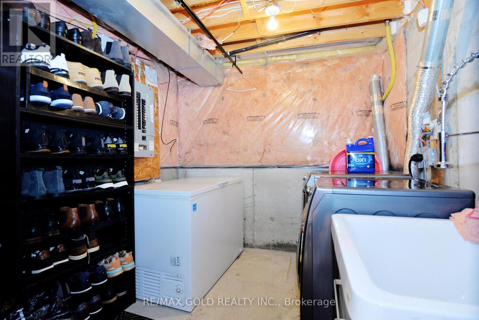 111 WHITEFOOT CRES