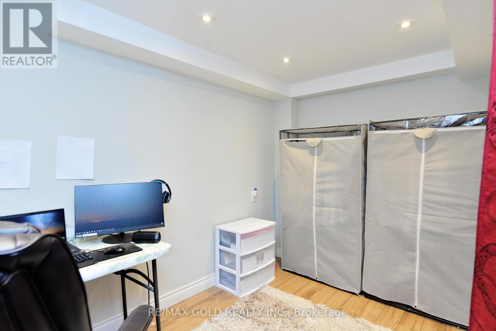 111 WHITEFOOT CRES