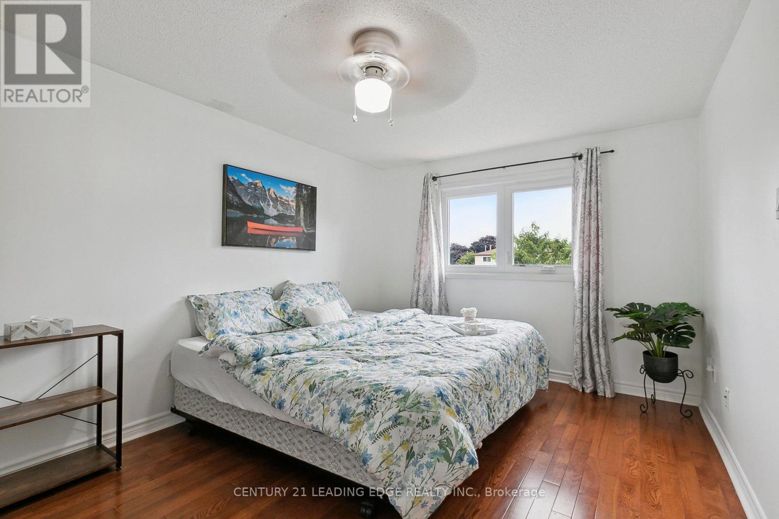 18 CHARLTON CRES