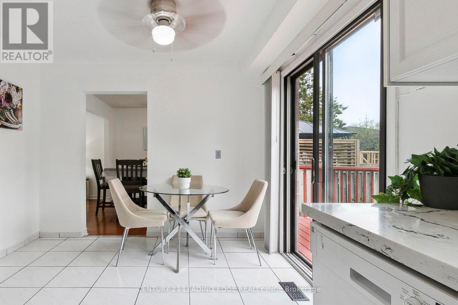 18 CHARLTON CRES