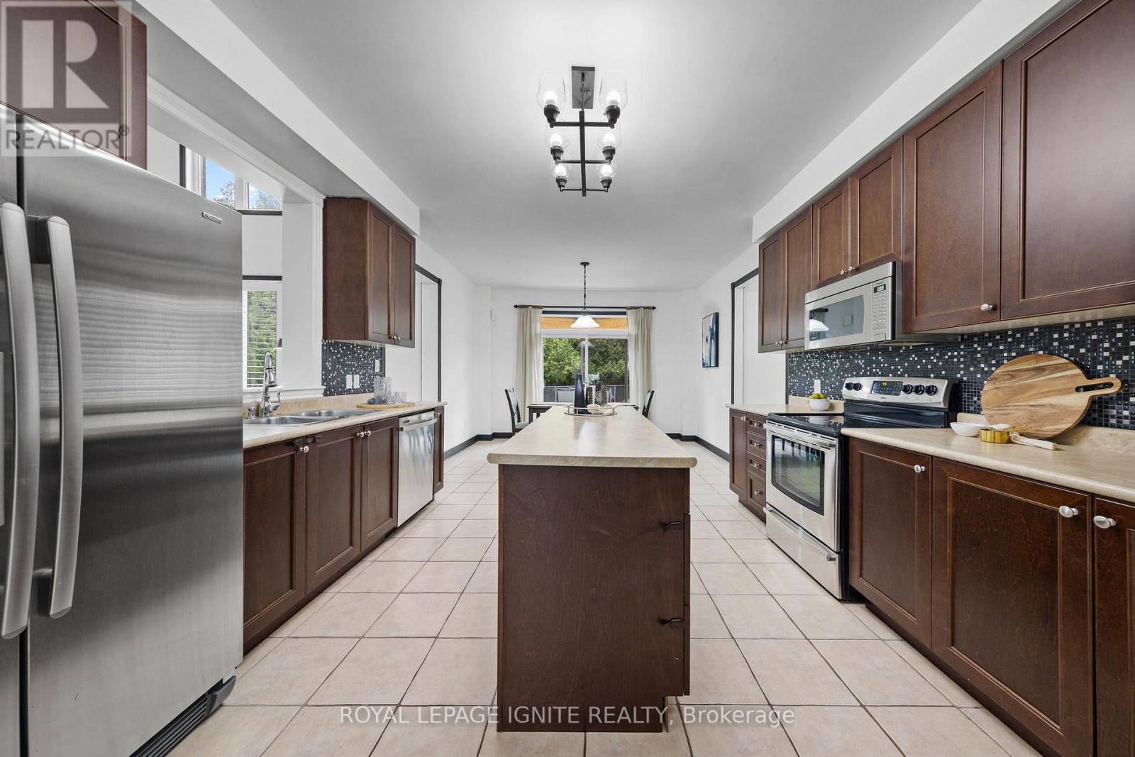 1330 MADDOCK DR