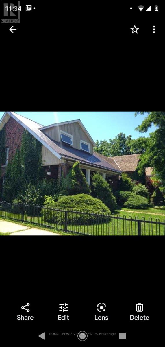33 ADELAIDE AVE W