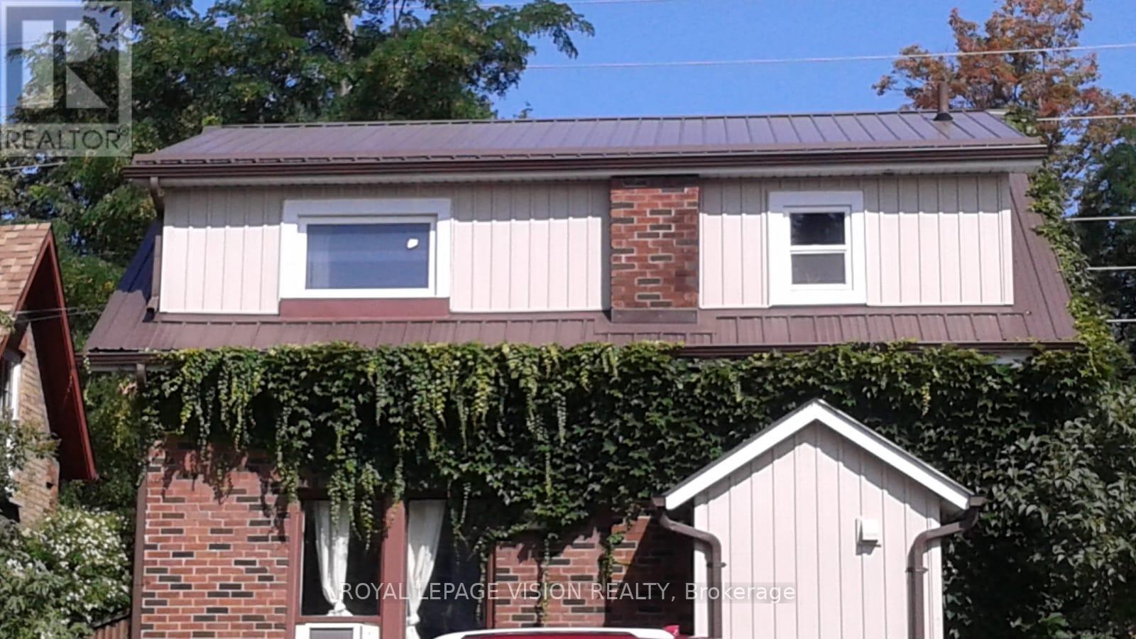 33 ADELAIDE AVE W