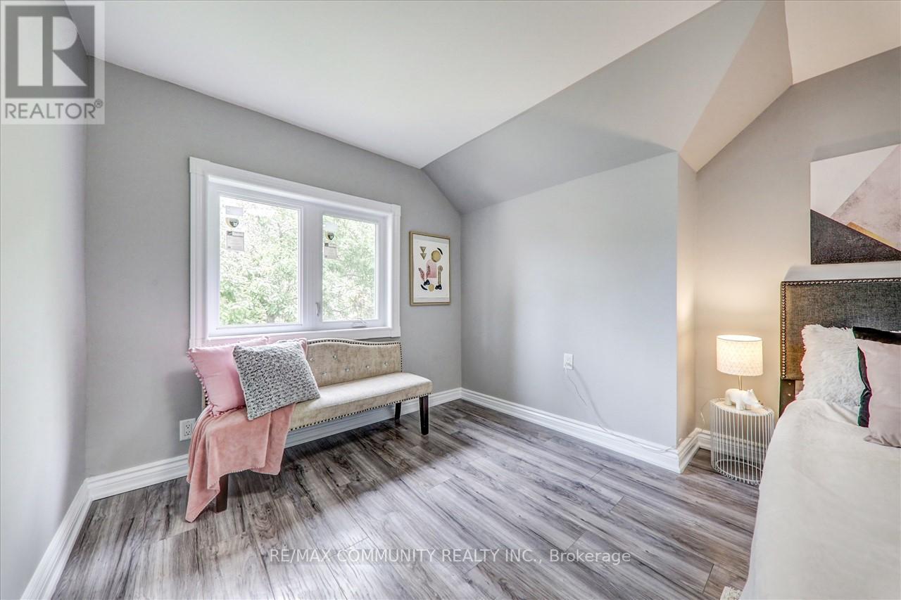 #MAIN -507 BROCK ST S, #Main