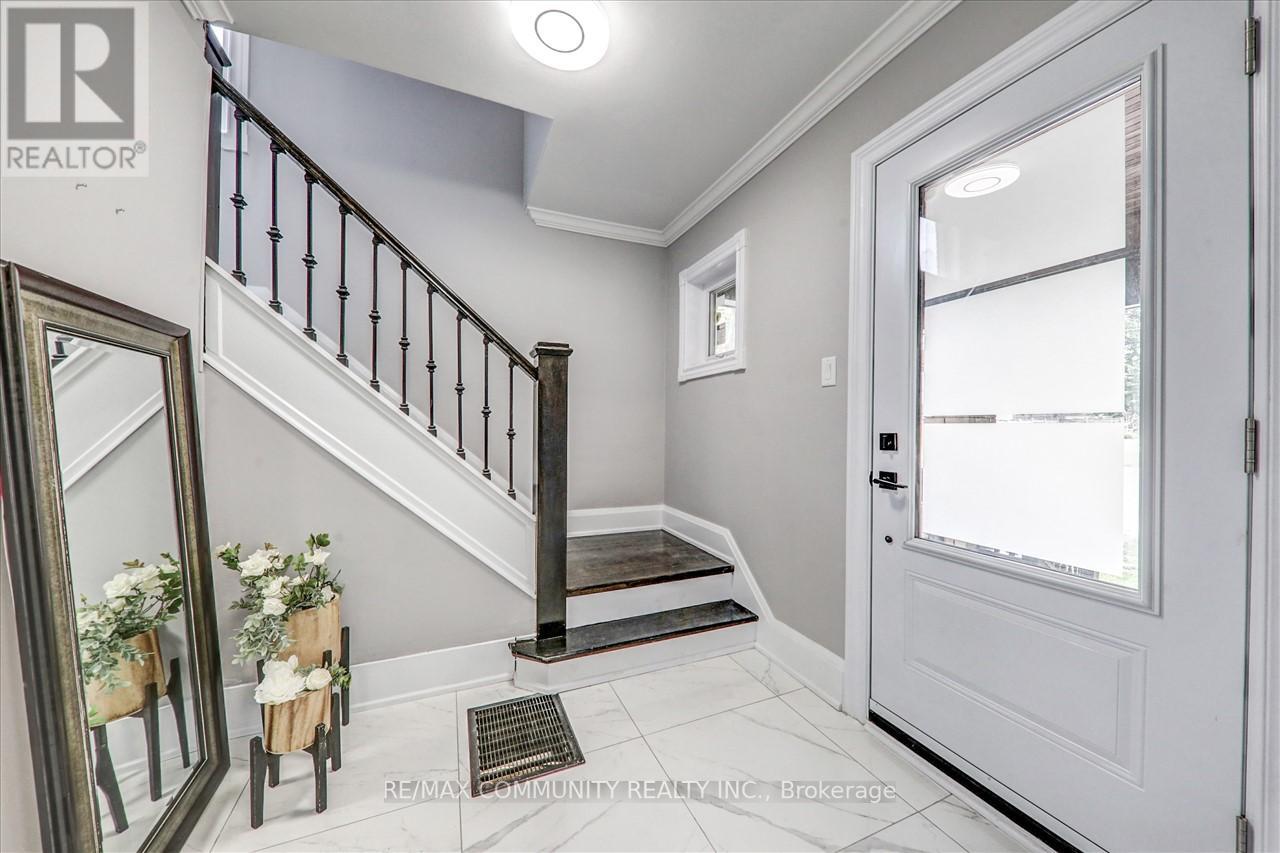 #MAIN -507 BROCK ST S, #Main