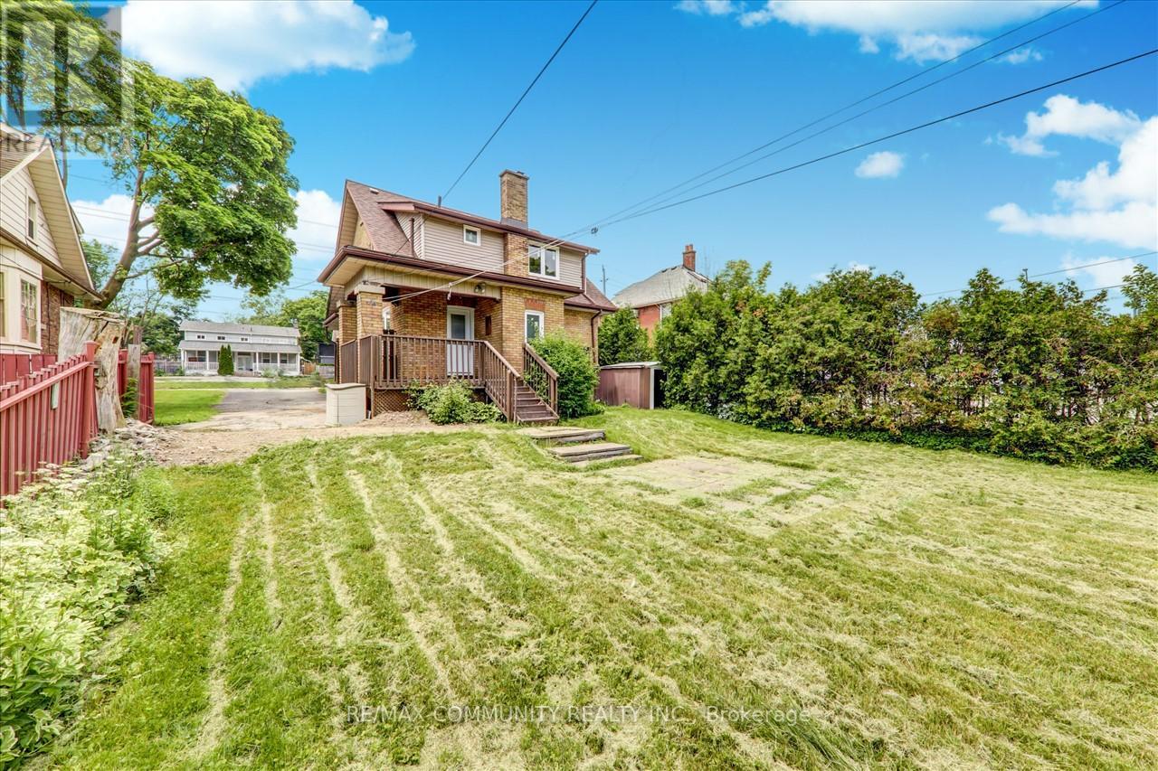 #MAIN -507 BROCK ST S, #Main