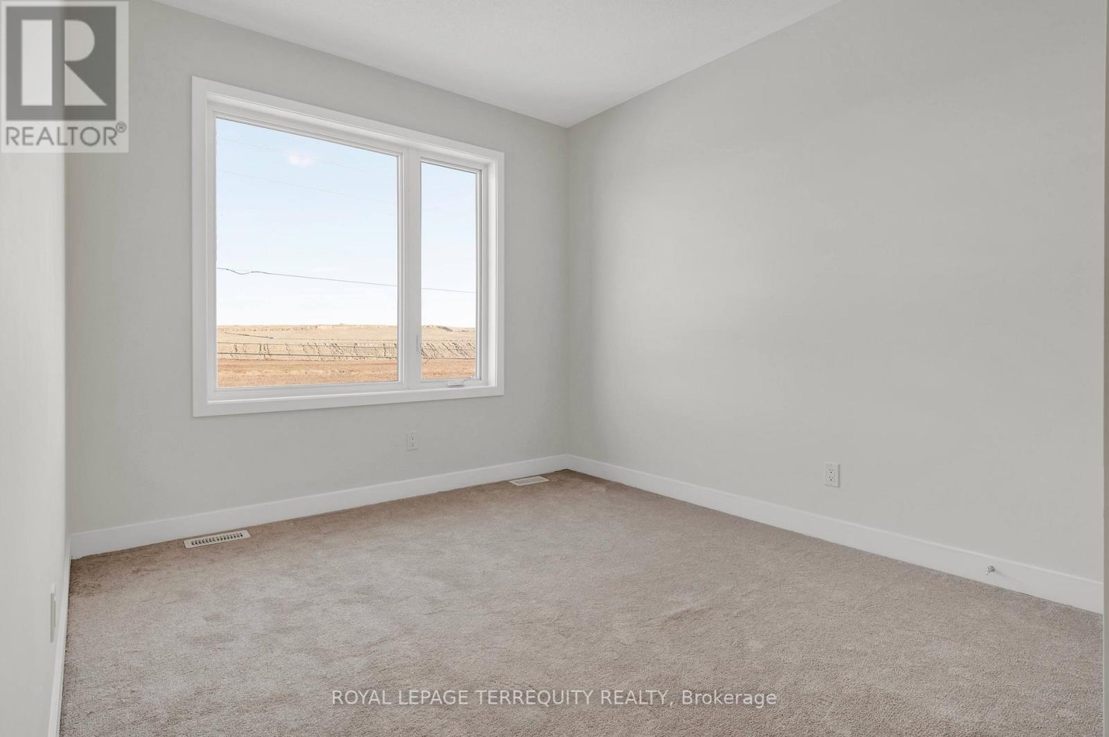 1071 DYAS AVE