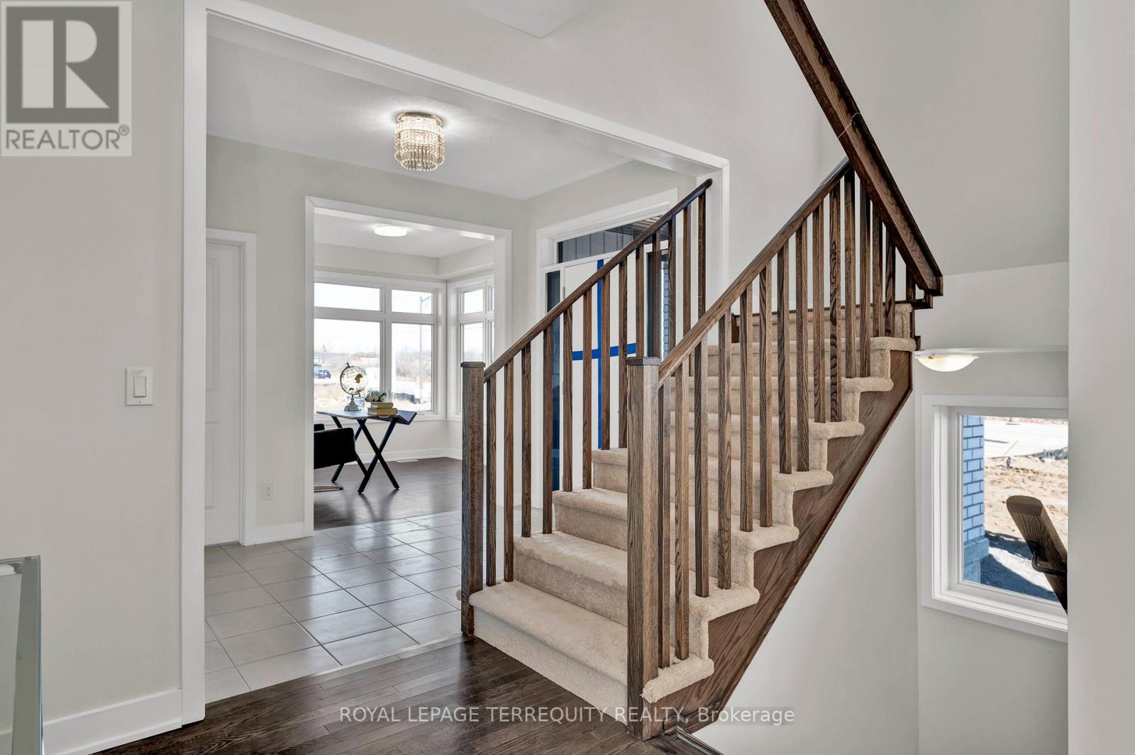 1071 DYAS AVE