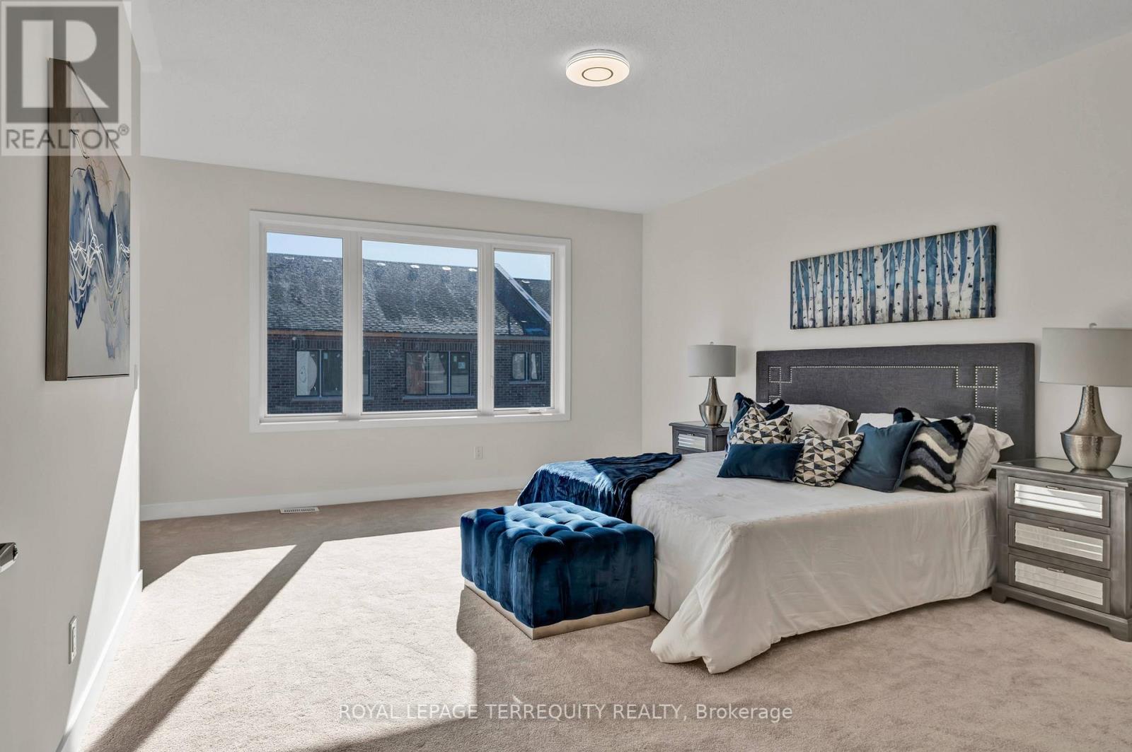 1071 DYAS AVE