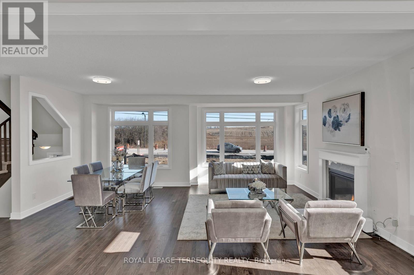1071 DYAS AVE